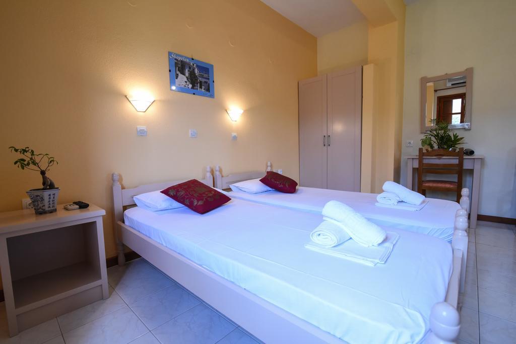 Studios Filippos Skopelos Town Room photo