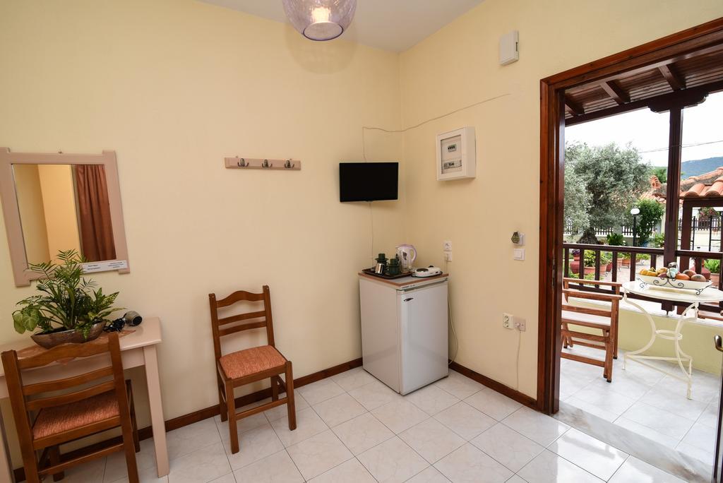 Studios Filippos Skopelos Town Room photo