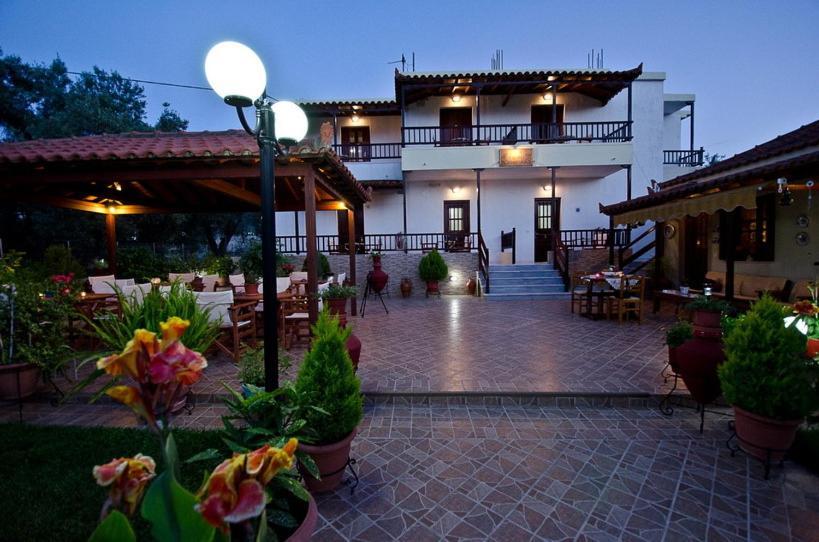 Studios Filippos Skopelos Town Exterior photo