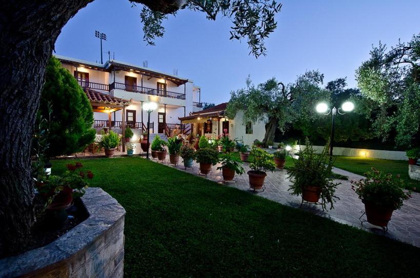 Studios Filippos Skopelos Town Exterior photo