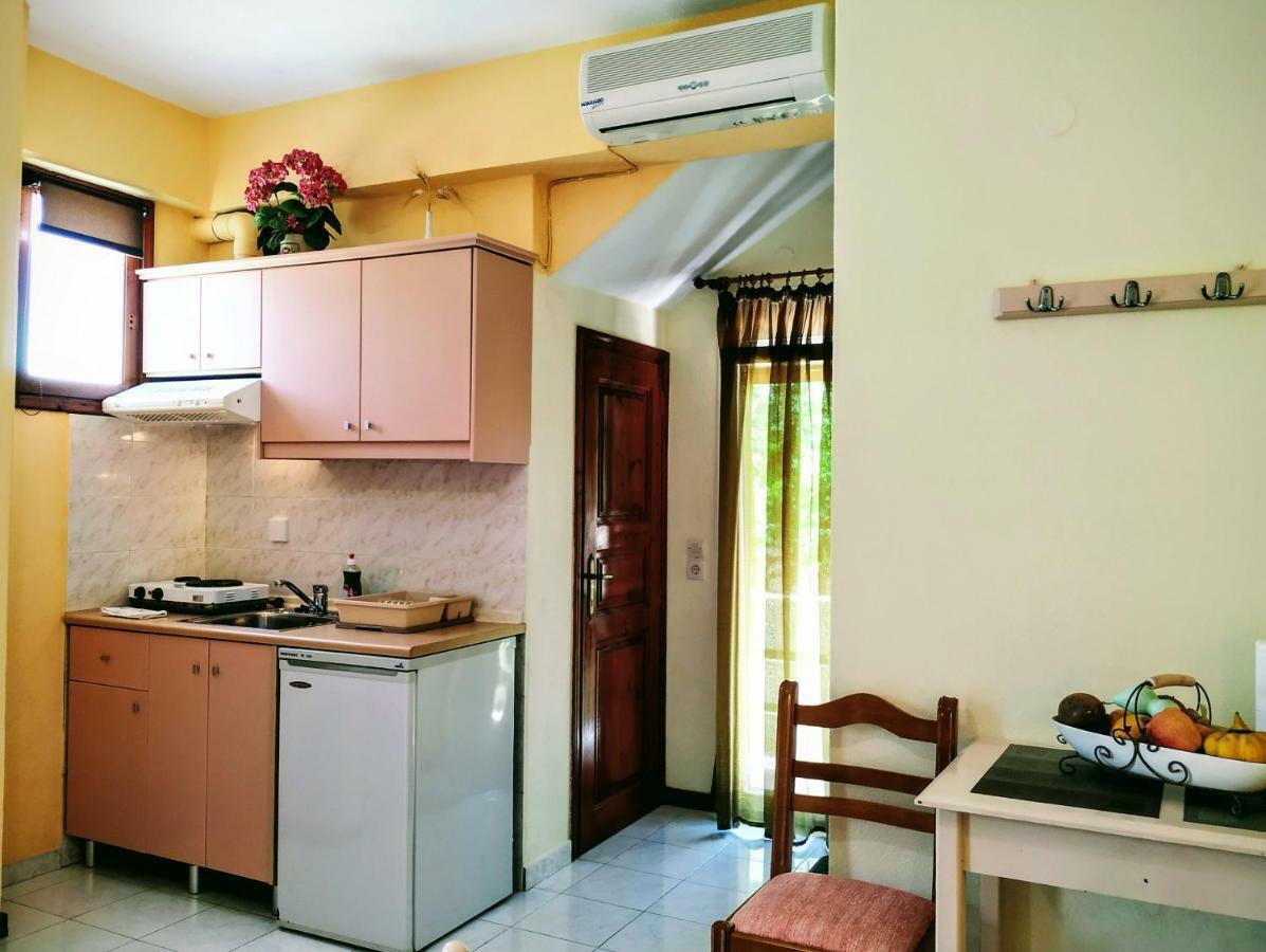 Studios Filippos Skopelos Town Exterior photo